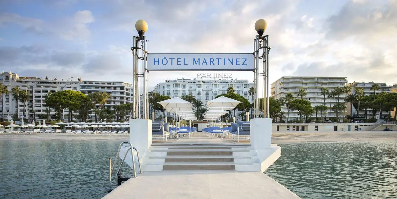 apartment for sale on the Croisette in Cannes. Wohnung zum Verkauf