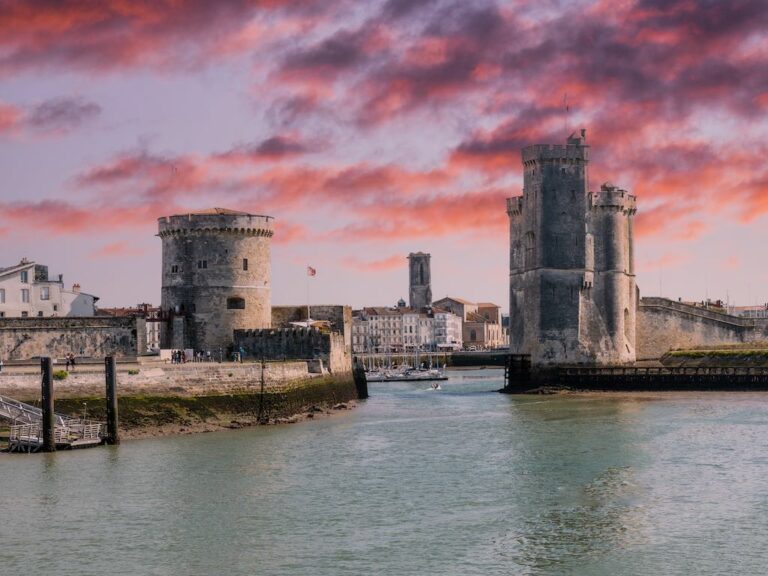 New apartments in La Rochelle for sale Living on the Côte d’Azur