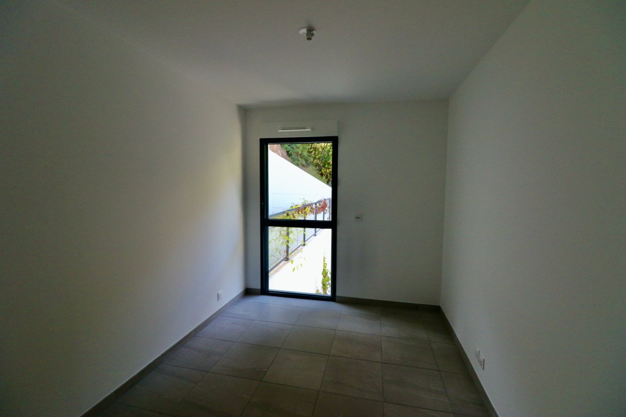 Beausoleil penthouse with rooftop pool and sea views — photo 11 of 20