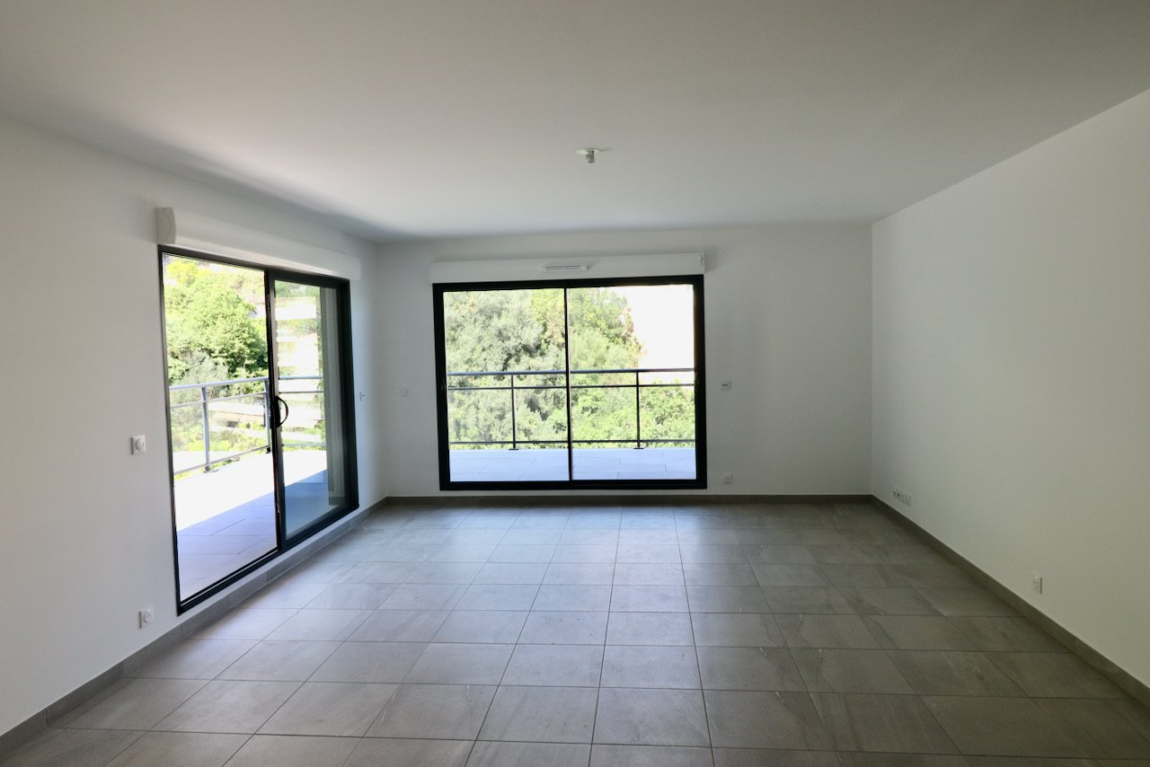 Beausoleil penthouse with rooftop pool and sea views — photo 14 of 20