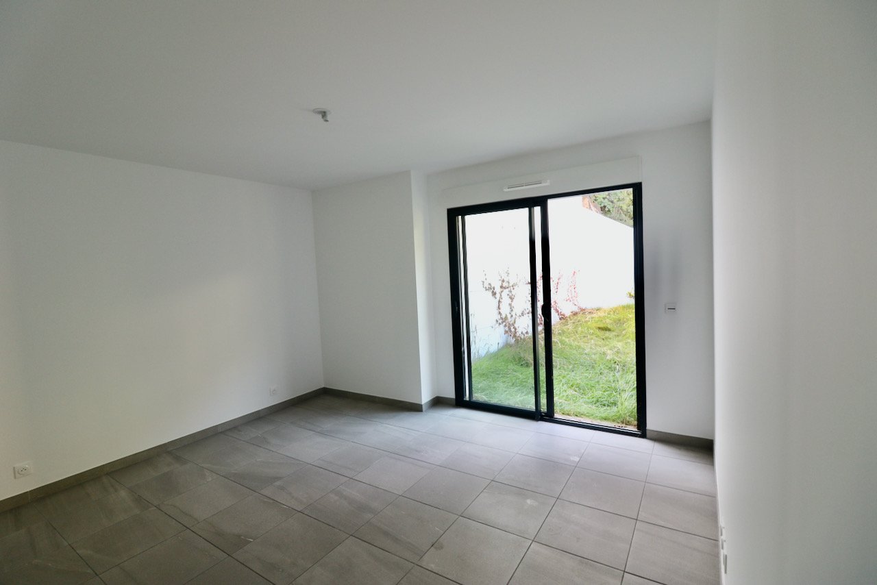 Beausoleil penthouse with rooftop pool and sea views — photo 15 of 20