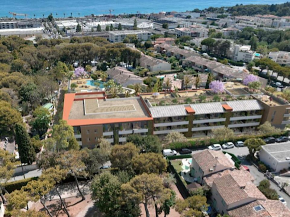 Villeneuve Loubet new apartments with rooftop pool and sea view