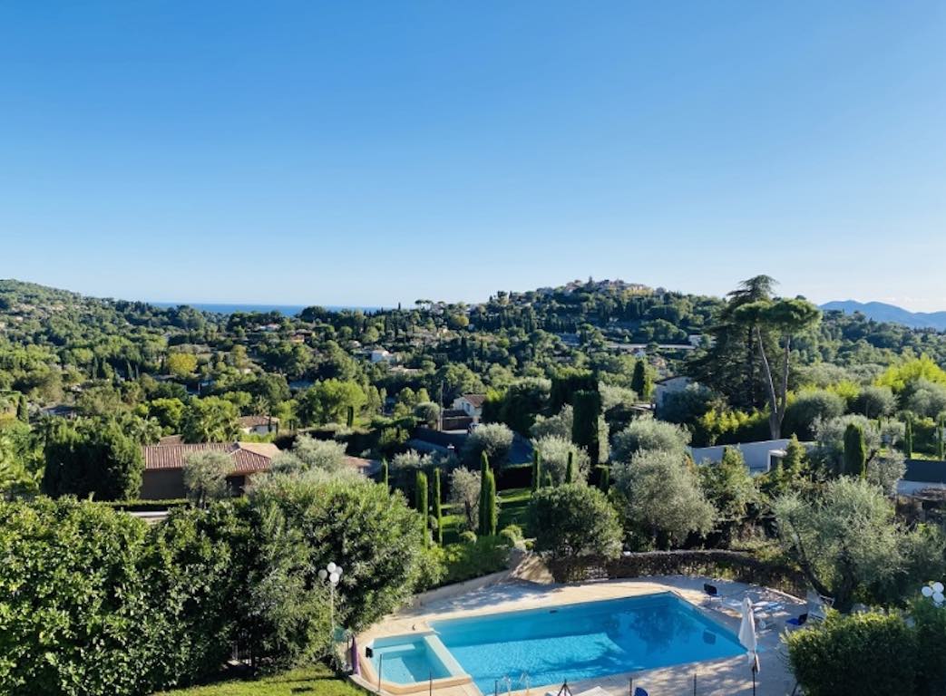 Luxury Villa for Sale in Mougins | Panoramic Sea & Village Views — photo 6 of 6