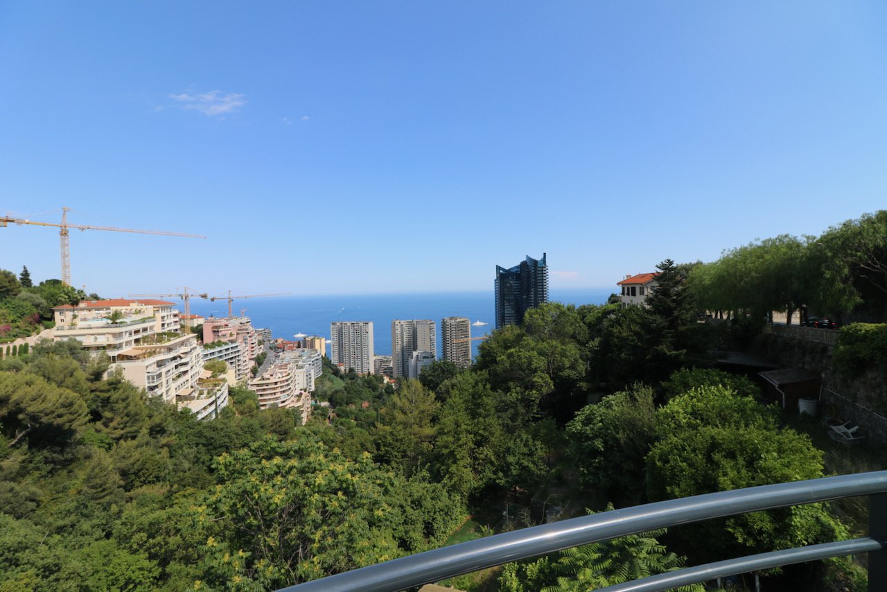 Beausoleil penthouse with rooftop pool and sea views — photo 20 of 20