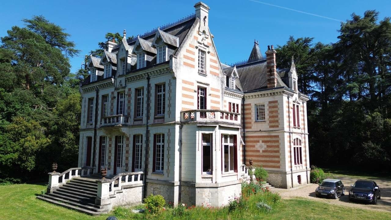 18th century chateau for sale in Touraine, 1 hour from Paris — photo 19 of 20