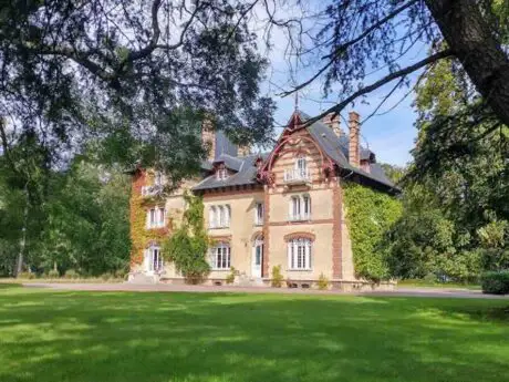 Splendid chateau with helicopter landing pad in Evreux