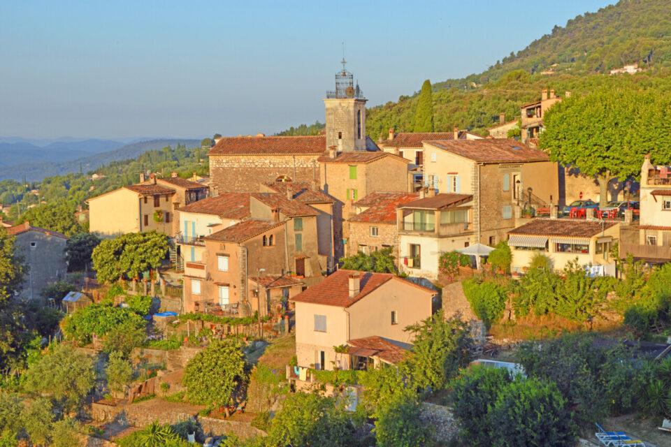 Villa and Apartments for Sale in Speracedes