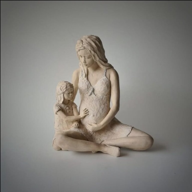 Moeder en kind sculptuur van Karine Garzi in Vallauris