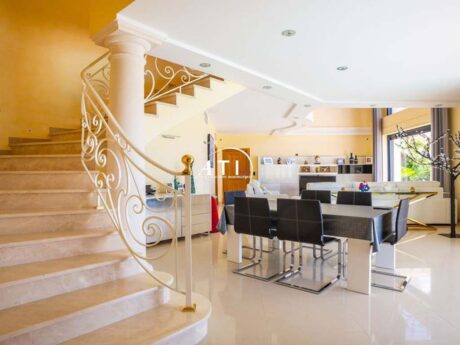 Domaine du Golf Sainte Maxime villa for sale