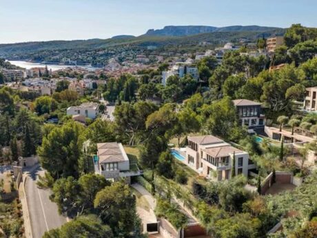 Building land for sale in Cassis